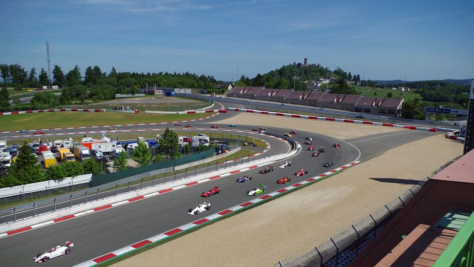 MATHÉ sponsort Goldpokal der Formel Vau am Nürburgring 2015